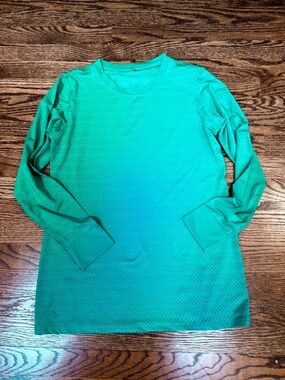 Zyia Active Green long sleeve perforated nylon shirt size large